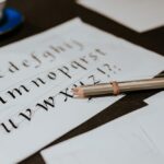 アルファベットと紙とペン